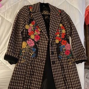 Johnny was high end line biya women’s coat small